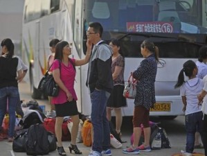 陪读时装睡，孩子在后面滑进来了，怎么办？